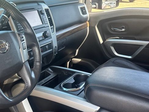 Used 2016 Nissan Titan SL AWD/4WD image 20