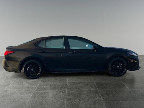 Used 2025 Toyota Camry SE image 8