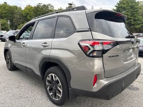 Used 2025 Subaru Forester Premium AWD/4WD image 4