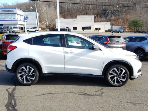 Used 2020 Honda HR-V Sport image 2