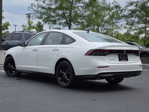 Certified 2025 Honda Accord SE image 18