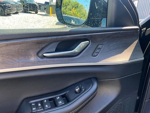 New 2025 Jeep Grand Cherokee Limited image 13