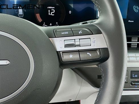 Certified 2025 Hyundai Kona SEL AWD/4WD image 17