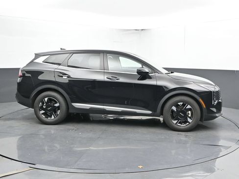 Used 2026 Kia Sportage LX FWD image 4