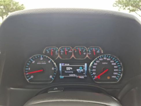 Used 2018 Chevrolet Tahoe LT image 36