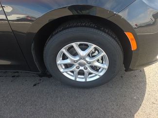 Used 2023 Chrysler Pacifica Touring-L video 2