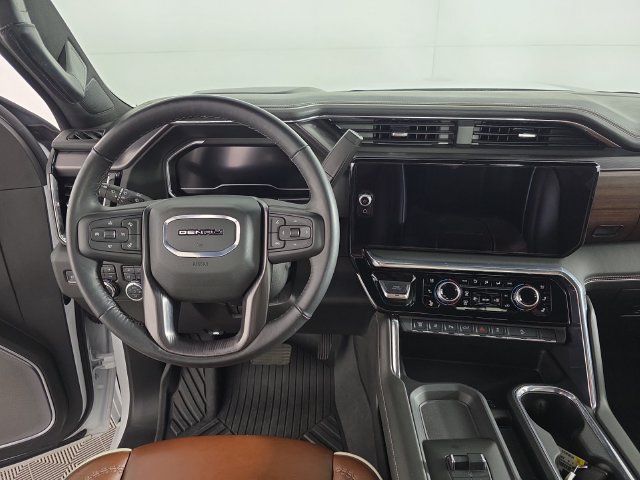 Certified 2025 GMC Sierra 3500 Denali Ultimate AWD/4WD image 17