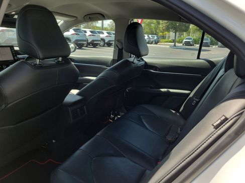 Used 2022 Toyota Camry XLE image 18
