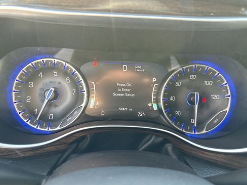 Used 2023 Chrysler Pacifica Limited FWD image 21