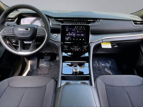 New 2026 Jeep Grand Cherokee Laredo AWD/4WD image 6