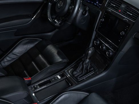 Used 2019 Volkswagen Golf R 4-Door image 61