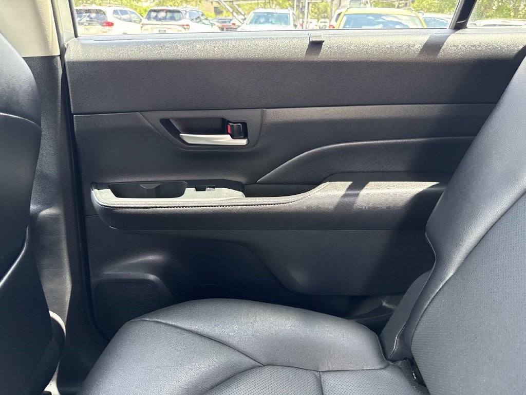 Used 2025 Toyota Grand Highlander FWD image 16