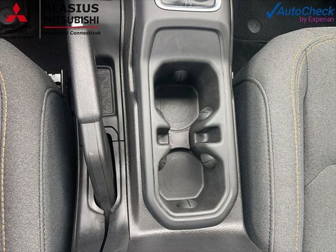 Used 2025 Jeep Wrangler Unlimited Sahara w/ Safety Group AWD/4WD image 27