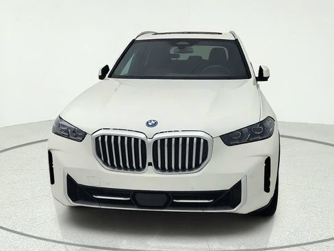 Used 2025 BMW X5 xDrive50e AWD/4WD image 2