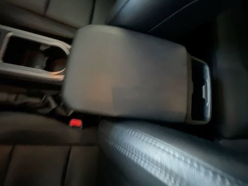 Used 2022 Toyota Tacoma Limited image 21