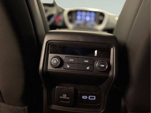 Certified 2023 GMC Acadia SLT w/ Elevation Edition AWD/4WD image 27