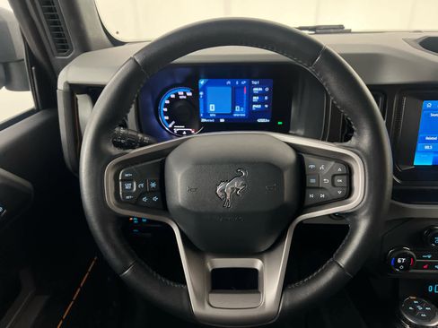 Used 2021 Ford Bronco Badlands image 19