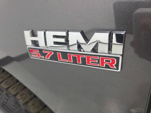 Used 2018 RAM 1500 Express image 29