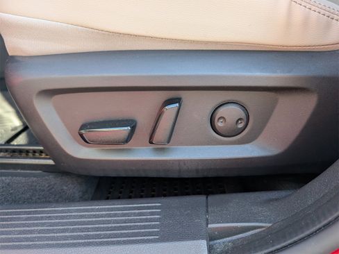 Used 2021 Nissan Rogue SL w/ Premium Package image 16