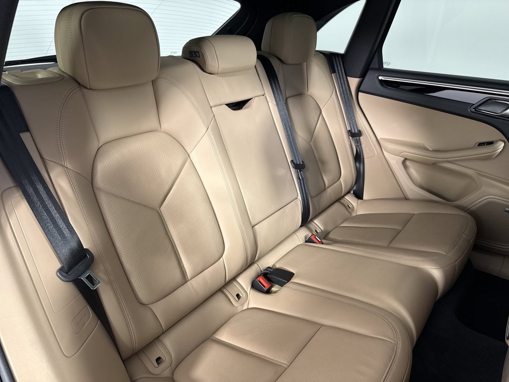 Certified 2023 Porsche Macan w/ Premium Package Plus AWD/4WD image 23
