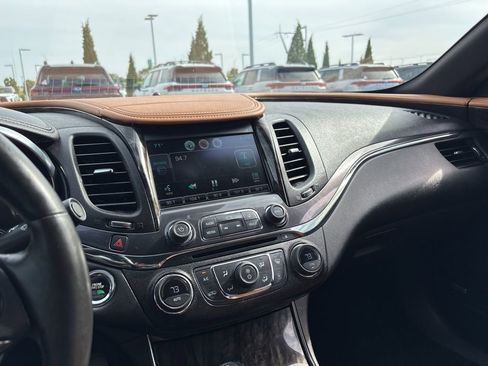 Used 2015 Chevrolet Impala LTZ FWD image 3