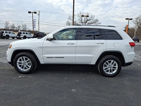 Used 2017 Jeep Grand Cherokee Laredo w/ Quick Order Package 23E image 7