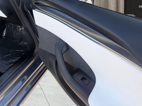 Used 2021 Tesla Model S Plaid image 39