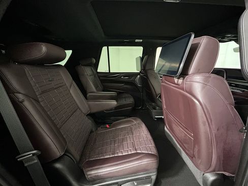 Used 2024 Cadillac Escalade Sport Platinum image 17