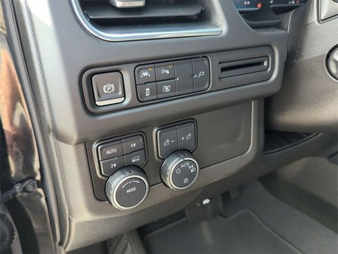 Used 2022 Chevrolet Tahoe LT w/ LT Signature Plus Package image 35