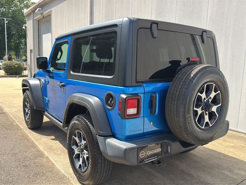 Used 2022 Jeep Wrangler Sport AWD/4WD image 5