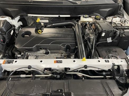 Used 2024 GMC Terrain SLE image 29