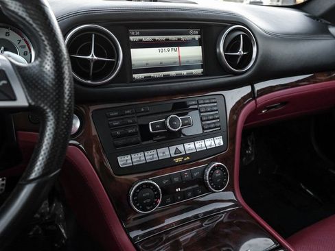 Used 2016 Mercedes-Benz SL 550 image 27