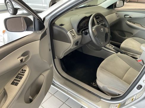 Used 2010 Toyota Corolla LE image 8