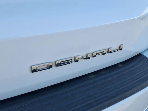 Used 2023 GMC Yukon Denali AWD/4WD image 25