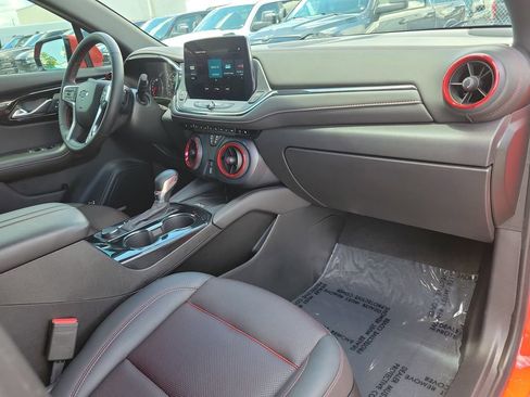 Used 2025 Chevrolet Blazer RS FWD image 11
