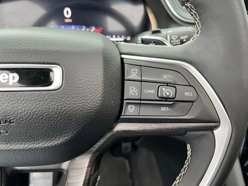 Used 2023 Jeep Grand Cherokee L Limited AWD/4WD image 30