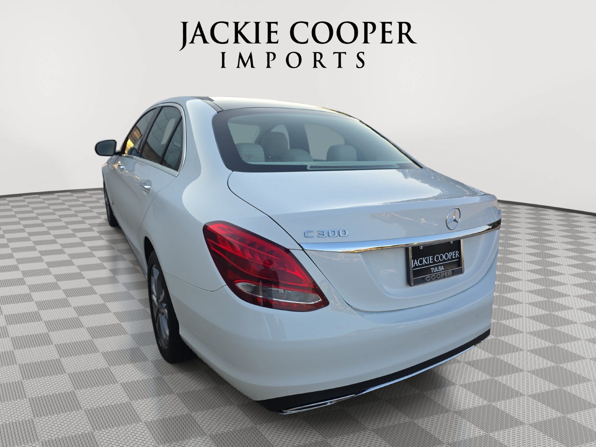 Used 2017 Mercedes-Benz C 300 4MATIC Sedan image 7