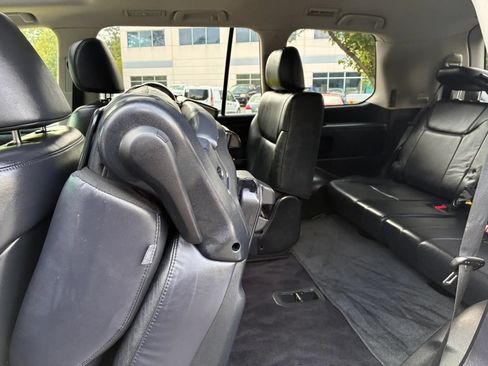 Used 2011 Lexus LX 570 4WD w/ Luxury Pkg image 40