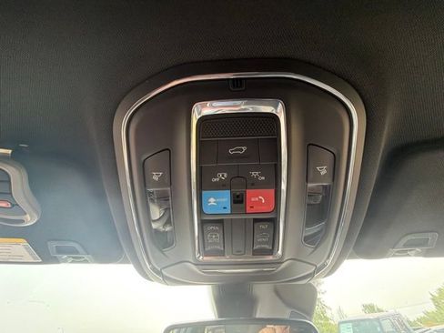 Used 2024 Jeep Grand Cherokee Altitude AWD/4WD image 21