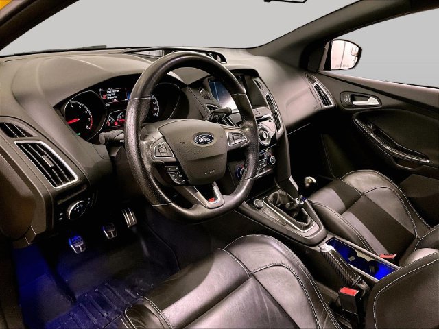 Used 2018 Ford Focus ST w/ Equipment Group 402A FWD image 12