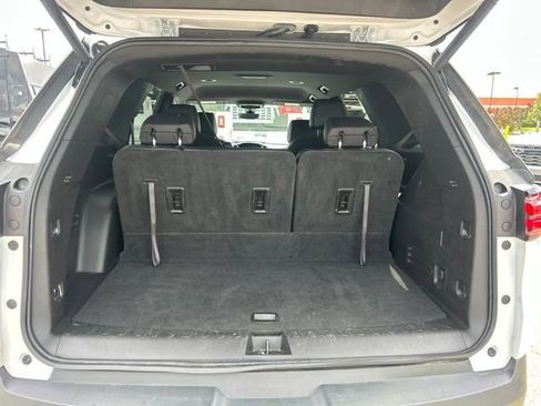 Used 2023 Chevrolet Traverse RS w/ LPO, 'HIT The Road' Package FWD image 30