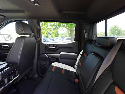 Used 2022 GMC Sierra 1500 AT4 w/ AT4 Premium Package AWD/4WD image 27