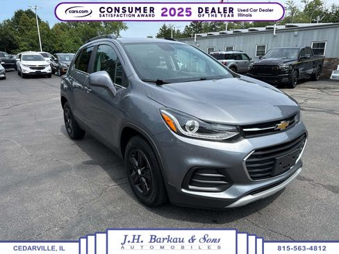 Used 2020 Chevrolet Trax LT FWD image 1