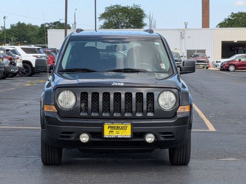 Used 2011 Jeep Patriot Latitude FWD image 2
