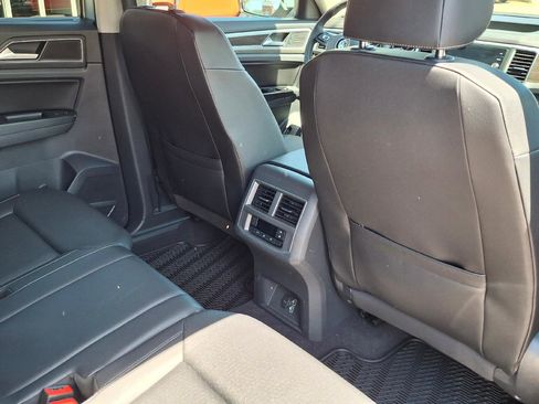 Used 2019 Volkswagen Atlas SE w/ Towing Package AWD/4WD image 11