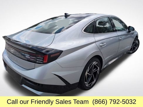 Used 2024 Hyundai Sonata SEL w/ Convenience Package FWD image 6