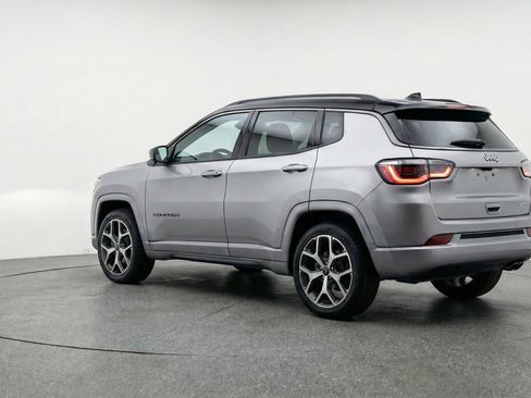 Used 2025 Jeep Compass Limited image 6