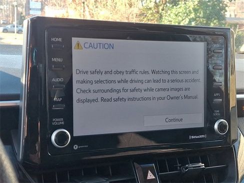 Used 2022 Toyota Corolla LE image 16