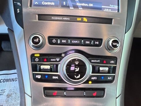 Used 2020 Lincoln MKZ w/ Convenience Package image 18