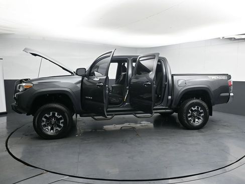 Used 2022 Toyota Tacoma TRD Off-Road image 43